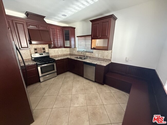 Photo - 2244 Ripple St