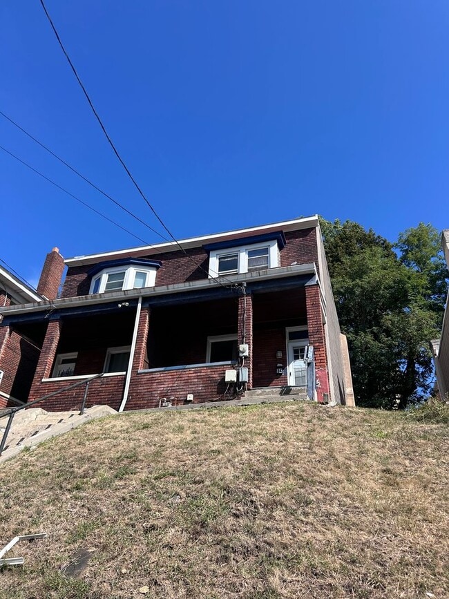 Building Photo - bon12 Unit 14