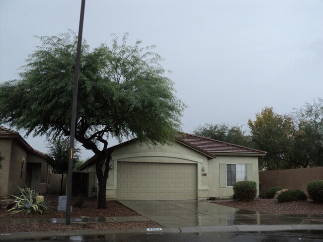 Building Photo - 4004 S Summer Ct