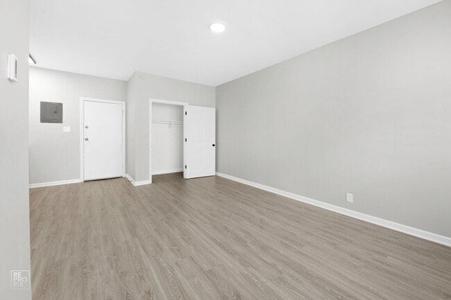 4901 S Drexel