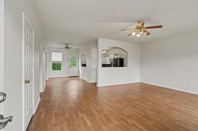 Photo - 321 E Wilkins St