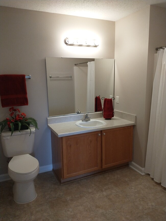 Photo - 906 Pelham Square Way Unidad 906