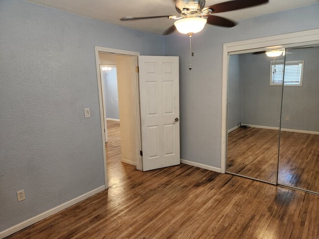 Photo - 1324 W 4th St