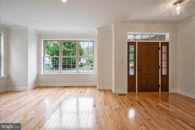 Photo - 268 W Ashland St