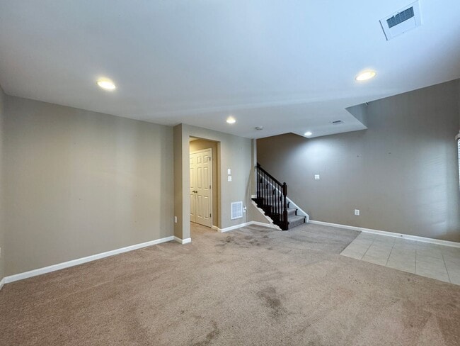 Photo - Beautiful And Spacious 3 Bed 3.5 Bath Interior Brick Townhome With Balcony In Hastings Marketplace