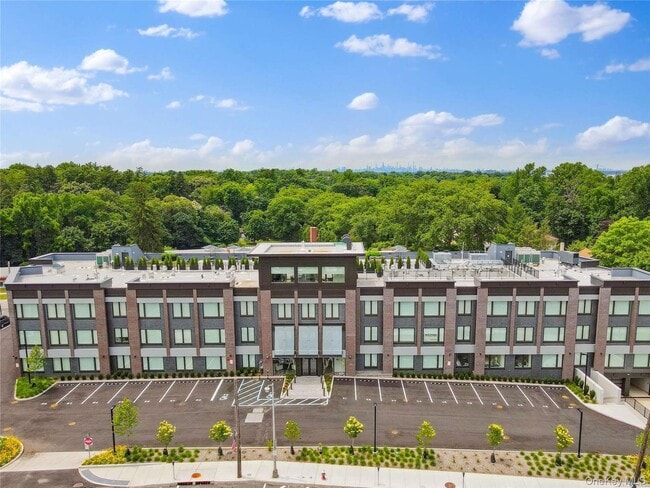 Building Photo - 218 Middle Neck Rd Unit 105