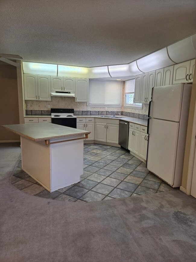 86 Landeau Cir Unidad 1