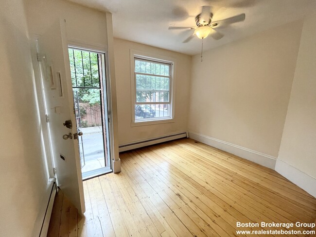 Photo - 32 Sussex St