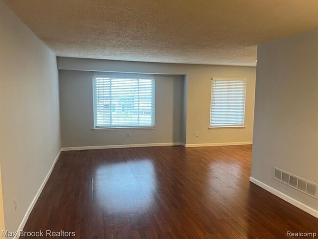 Photo - 30232 Southfield Rd Unidad 264