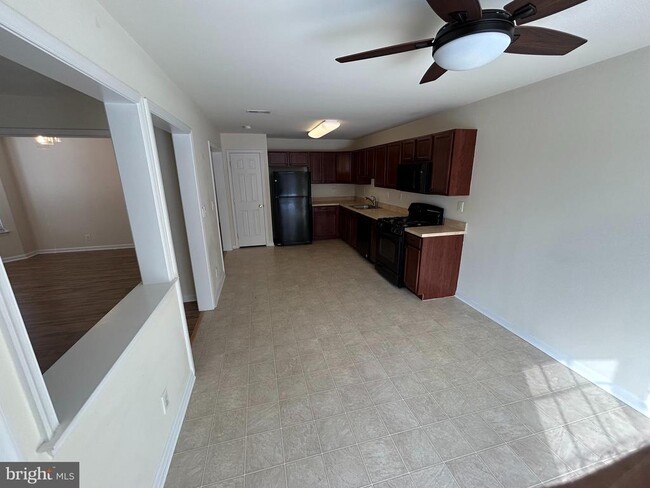 Photo - 133 Sugarbush Dr