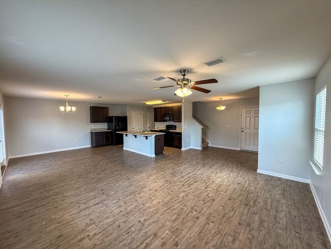 Photo - 4 bedroom, 2.5 bath home centrally located...