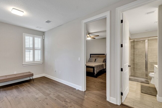 Photo - 3215 W De Leon St