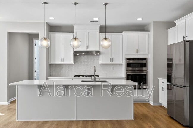 Photo - 256 W Waterlynn Rd