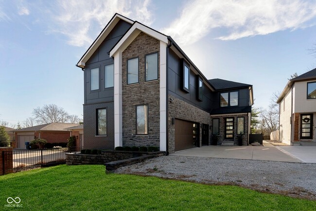 Building Photo - 429 W 86th St