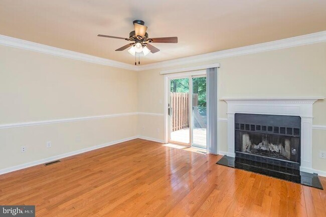Photo - 20 Exeter Ct