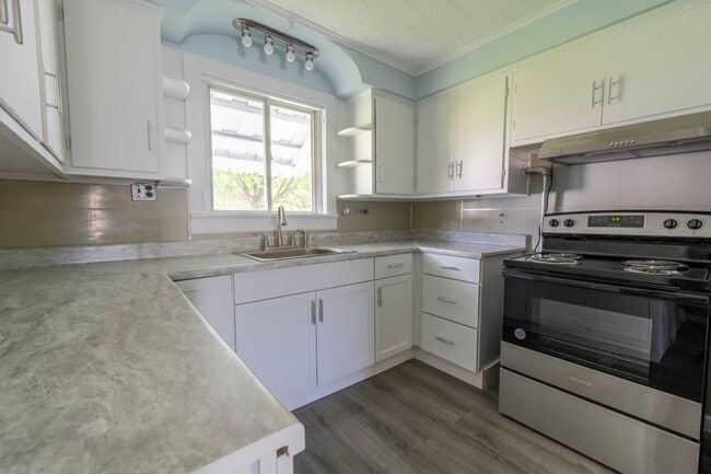 Photo - Well-kept 3 Bed, 1 Bath Single Family Home - Schedule your tours now!