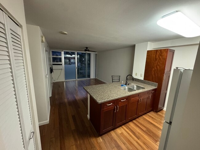 Photo - 215 N King St Unit 208