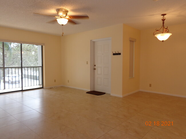 Photo - 2114 SW Silver Pine Way Condo Unit 121E2