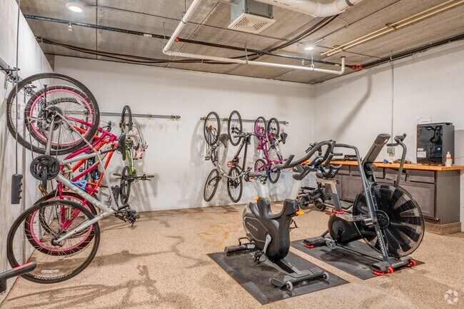 Gimnasio/Almacenamiento de bicicletas