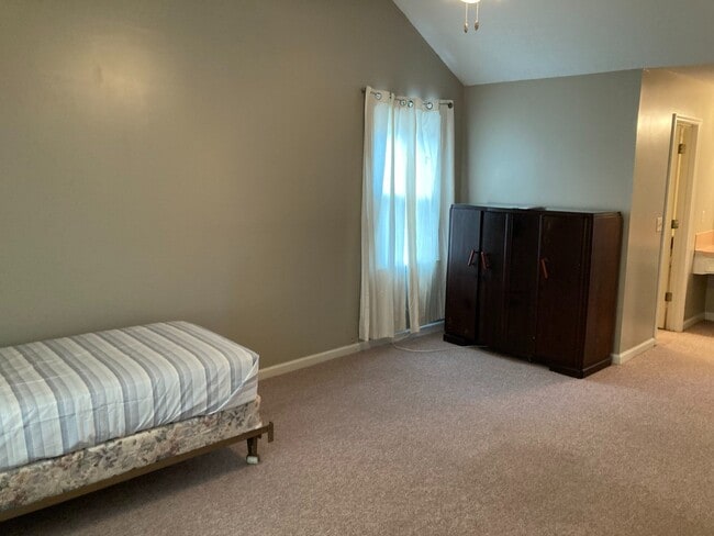 Photo - 146 Mellard Dr Unidad 1