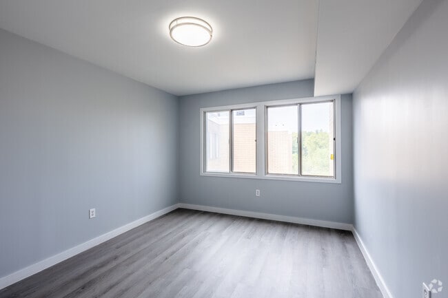 1BR 1BA