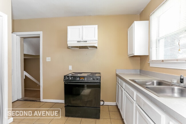 Photo - 7048 Alpine St