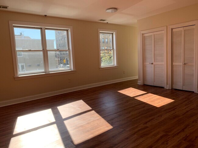 Photo - 528 47th St Unit 2D