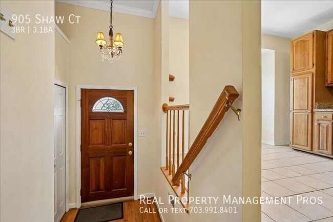 Photo - 905 Shaw Ct