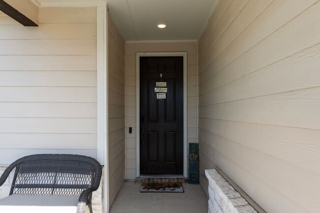 Photo - 2424 Coyote Way