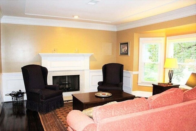 Photo - 701 Crown Point Ct