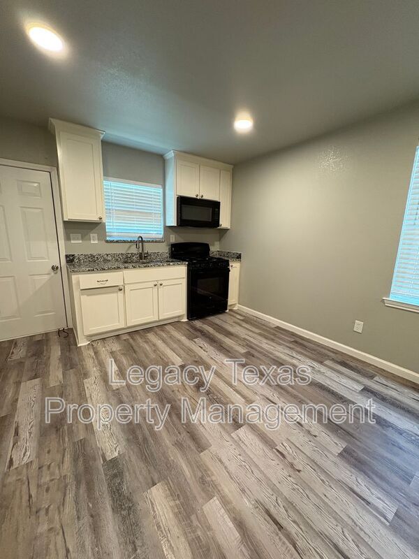 Photo - 101 Lane Ave
