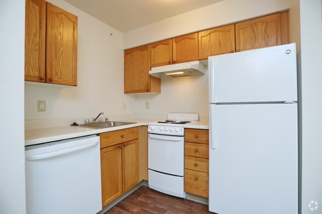 1BR, 1BA – 608 SF