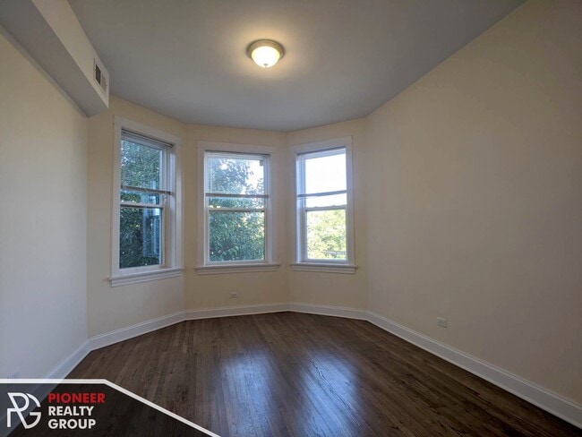 Photo - 2820 N Troy St Unit 3F