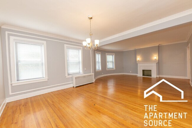 Photo - 201 Kedzie St Unit 2I