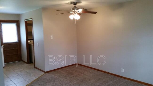 Photo - 502 NE Freeman Ave