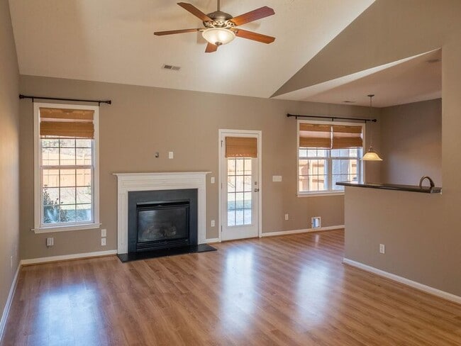 Photo - 38 Summer Meadow Rd