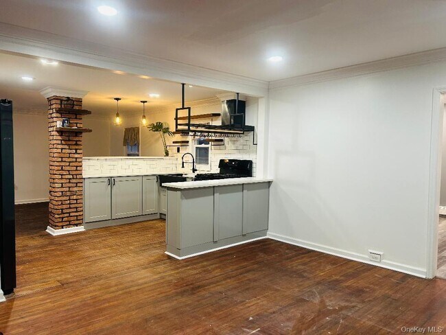 Photo - 67 Schneider Ave