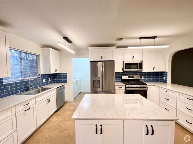 Building Photo - 9503 Dalewood Dr Rental