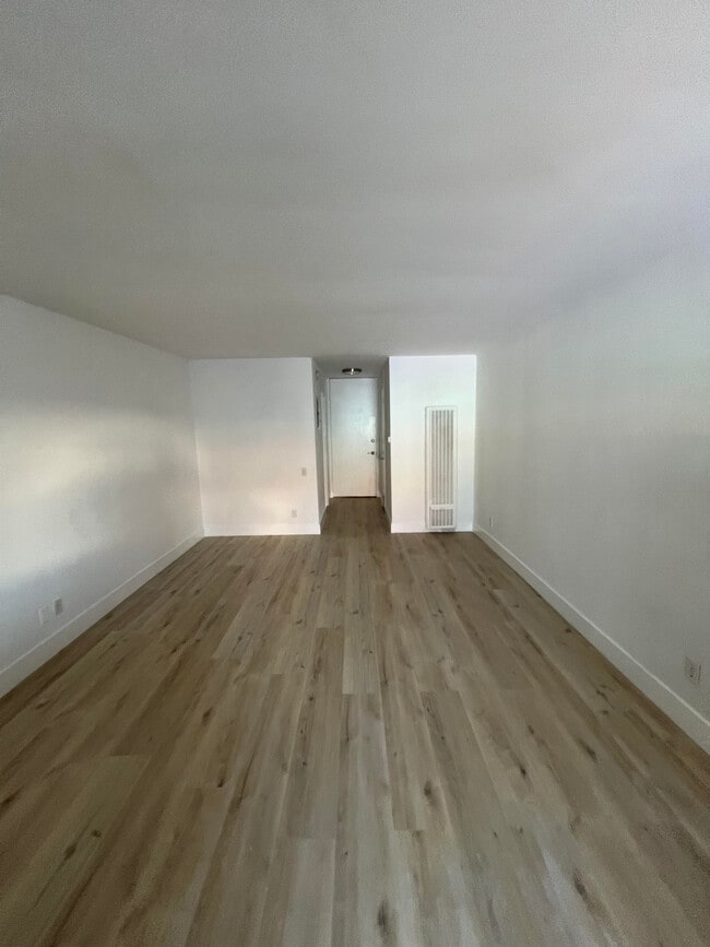 1101 Ocean Front Walk