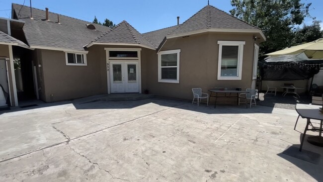 Building Photo - 3 Bed 2 Bath Home