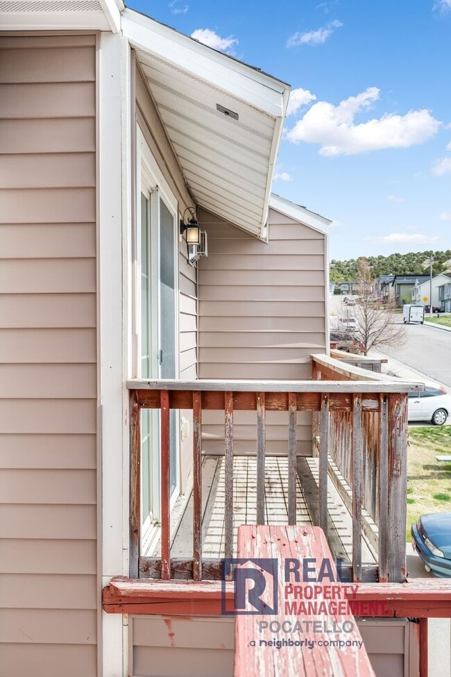 Photo - 3 bedroom 2 Bath Townhouse - 1 Car Garage