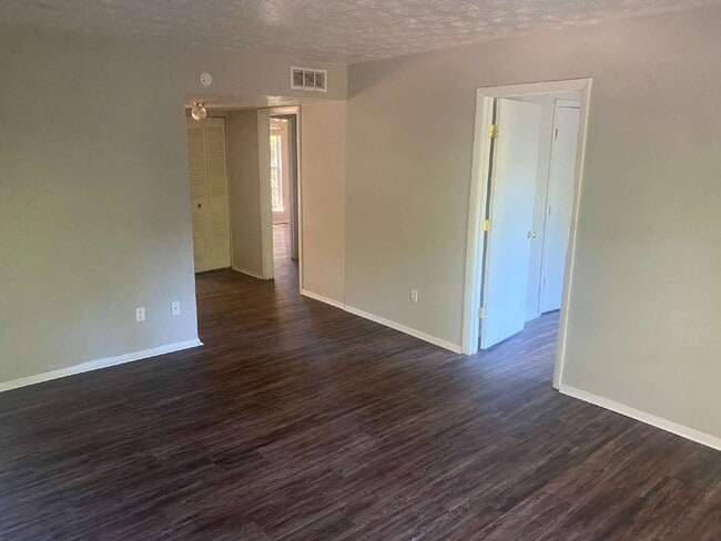 Photo - Gorgeous 2 Bedroom 1.5 Bathroom Condo With Stunning Flooring! AMAZING DEAL. Unit #124