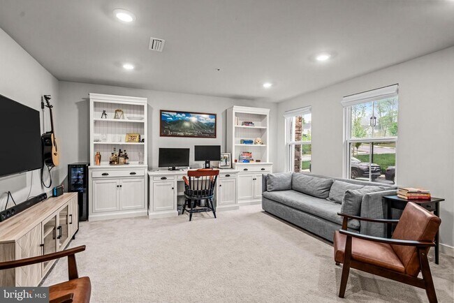 117 Kenneth Ln
