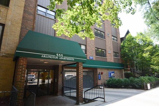 Building Photo - 560 W Arlington Rental