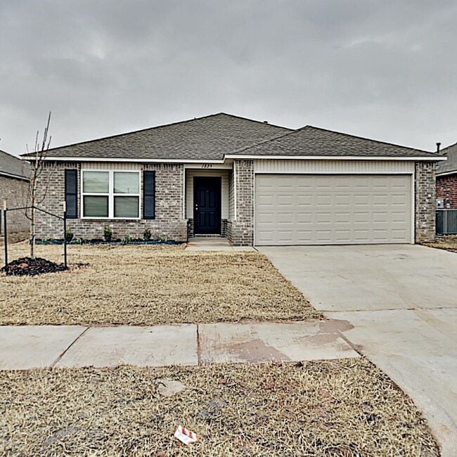 Building Photo - Very Nice 3 Bedroom 2 Bath Home in Yukon Schools