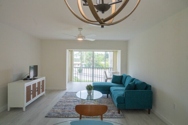 Photo - 5 High Point Cir W Unit 212