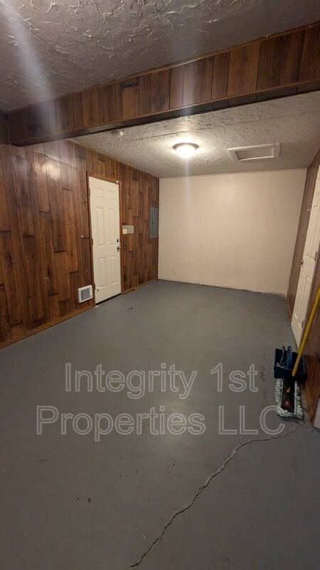 Photo - 7408 E 109th St