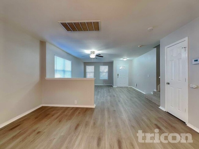 Photo - 15819 Hastings Park