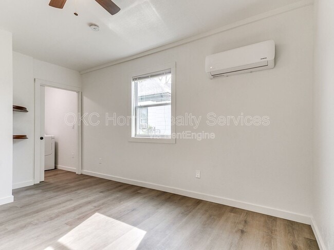 Photo - 1812 W Noble Ave