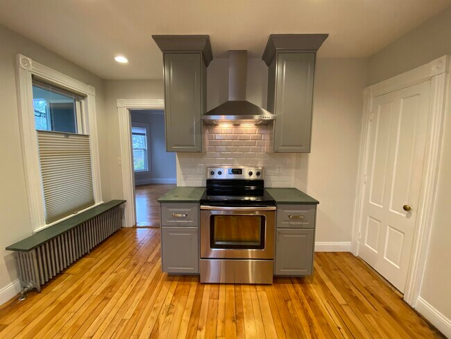 Photo - 15 Summit St